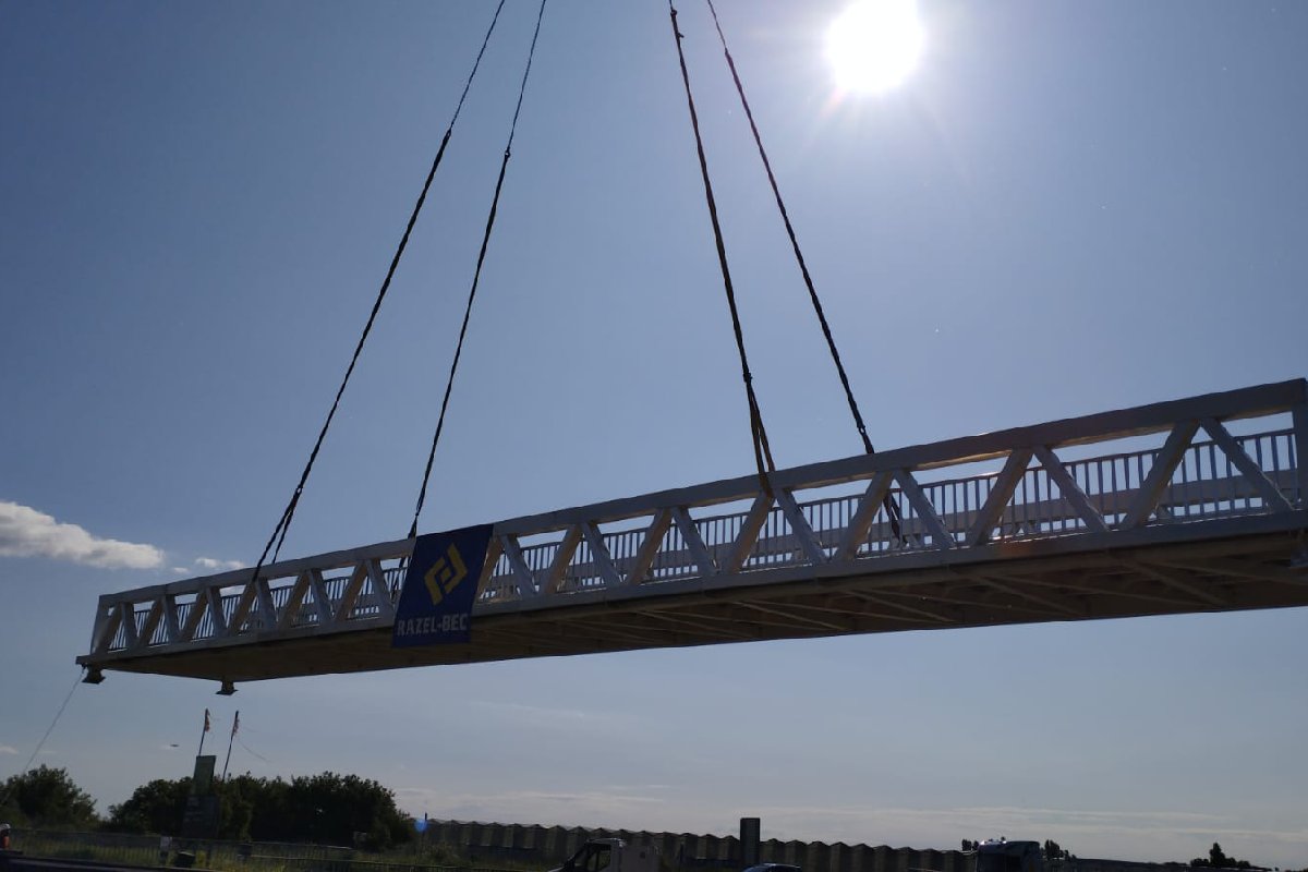 Pose de la passerelle